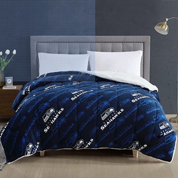 NFL SEAHAWKS: PLUSH-SHERPA/ REVERSIBLE/ DOWN ALTERNATIVE COMFORTER (Queen/King) - Picture 2 of 6